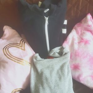 Four girls hooded sweatshirts
